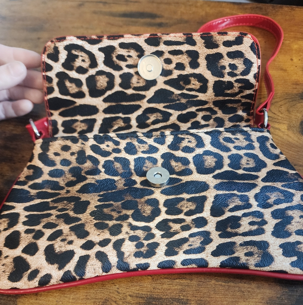 New Simple&fashionable Decorated Chic Leopard Print Shoulder Bag with Red Trim - Picture 5 of 8